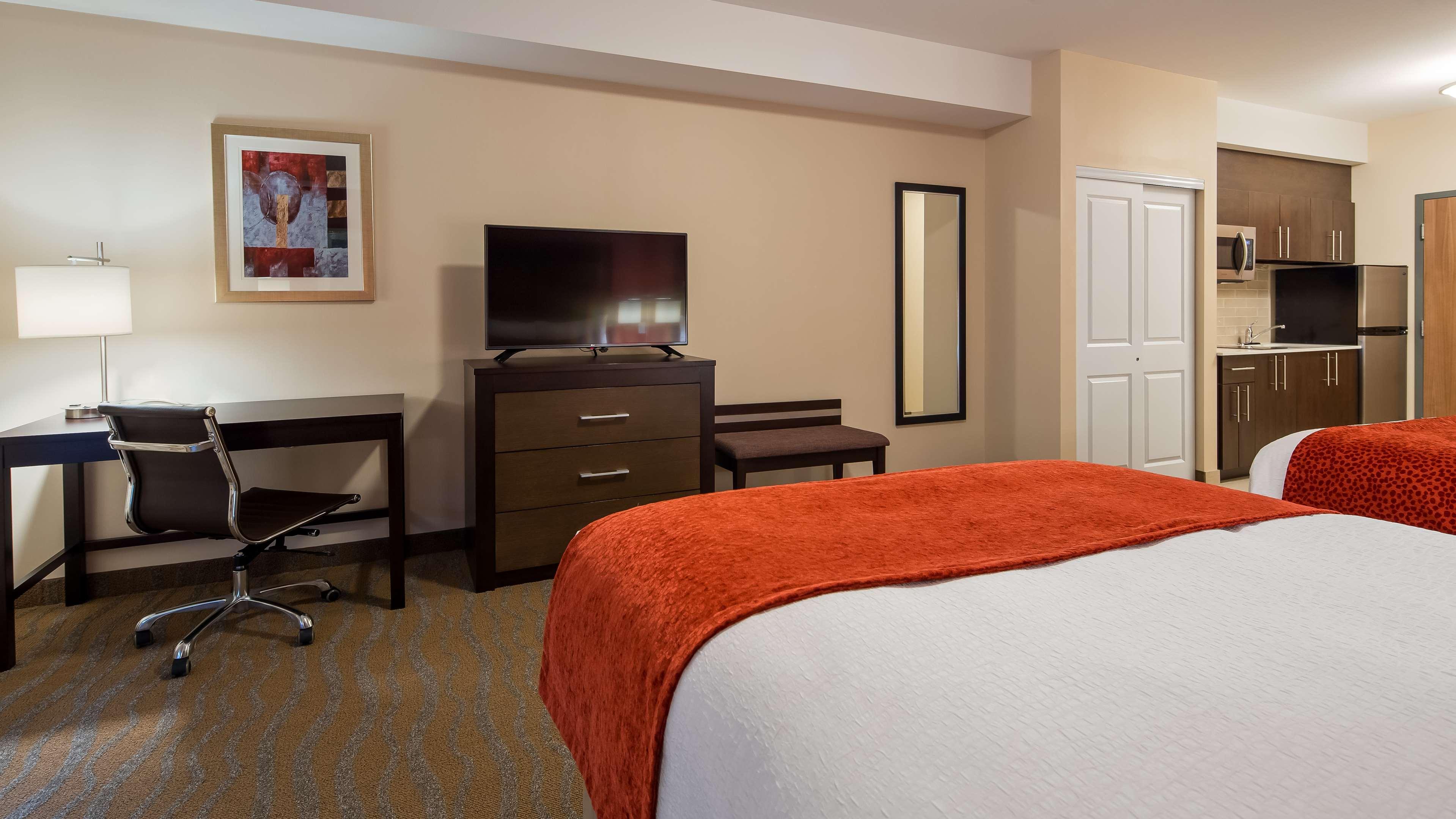 Best Western Plus Merritt Hotel Exterior photo