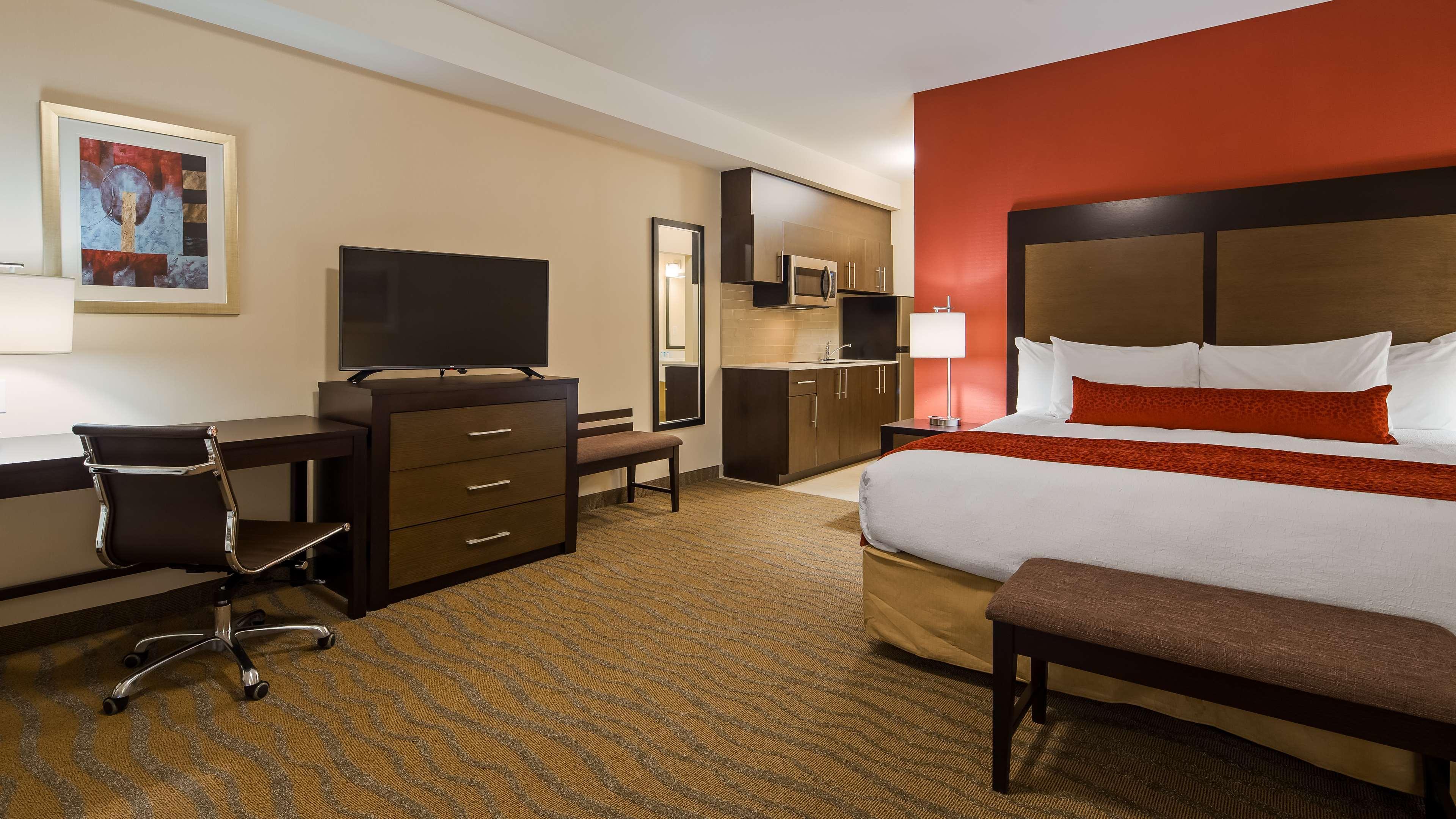 Best Western Plus Merritt Hotel Exterior photo