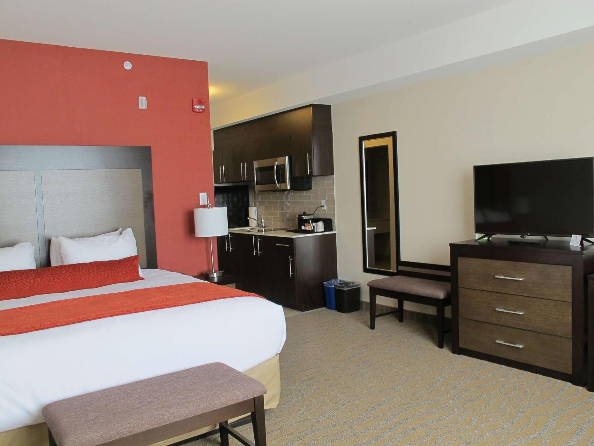 Best Western Plus Merritt Hotel Exterior photo